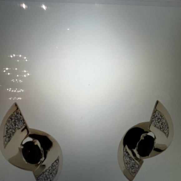 Estate 14K diamond onyx eye earrings - Picture 6 of 9